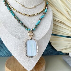 Park Lane Essence Necklace - Elegant Turquoise and Gold Pendant Necklace